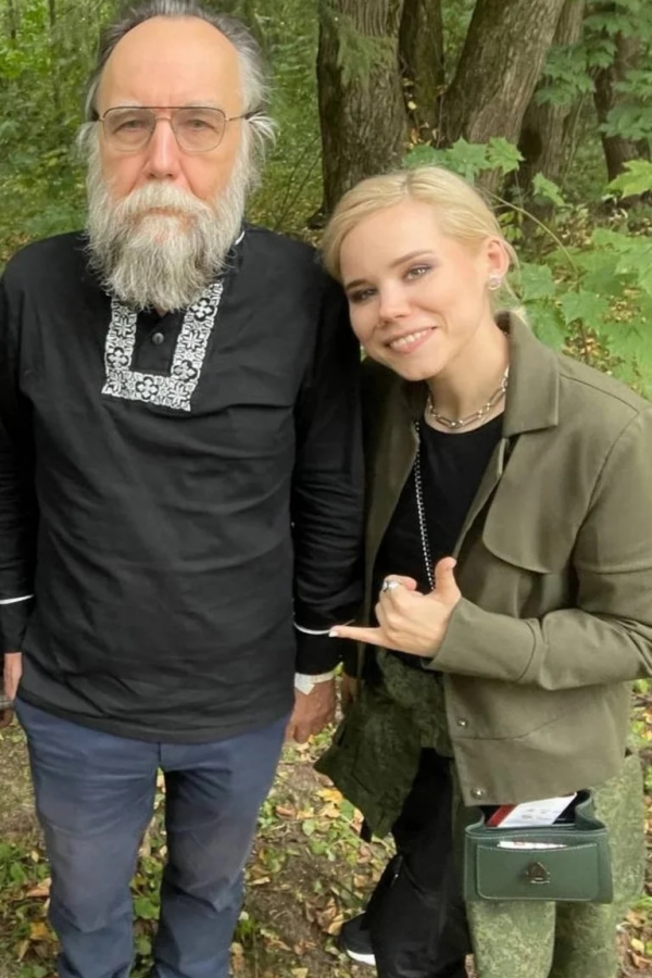 Alexánder Dugin con su hija Daria Dugina