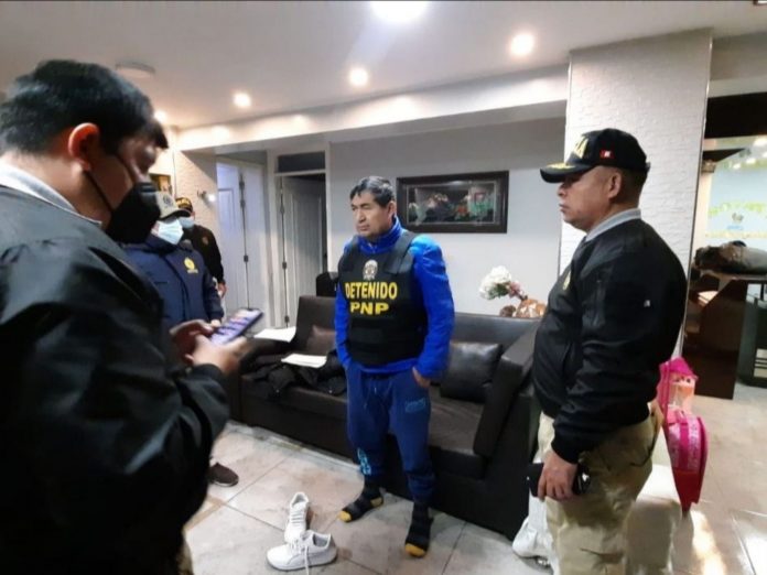 PNP detiene a alcalde Carabayllo por caso de corrupción en compra de carros de alta gama