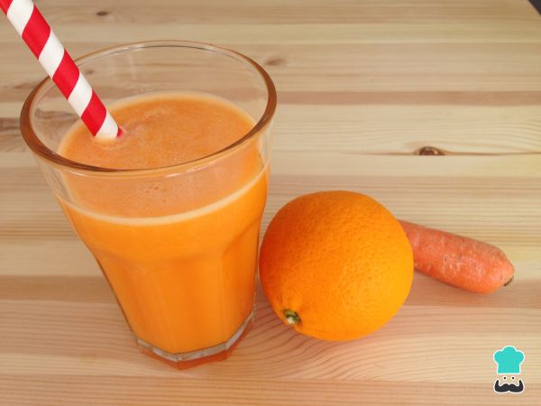 Jugo de naranja y zanahoria