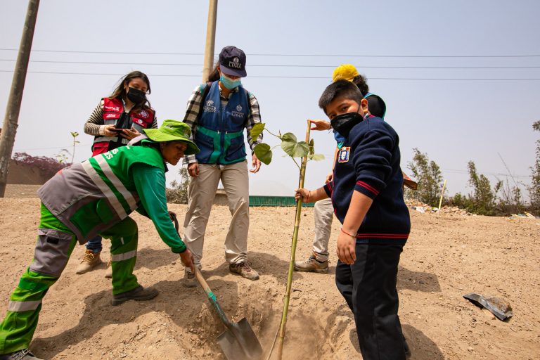 SERPAR: realizan plantación en Ate por el Día del Árbol