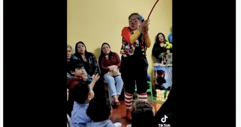 Niño expone infidelidad de su papá durante show de fiesta infantil