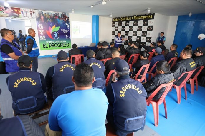 Con éxito capacitaciones gratuitas para vigilantes de galerías de Las Malvinas