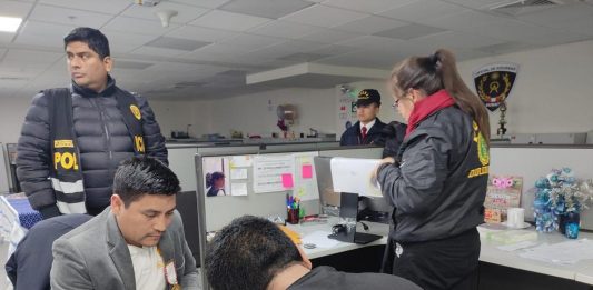 Desbaratan presunta organización criminal integrada por funcionarios de la Sunat