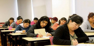 Docentes que aprueben examen con el puntaje mínimo serán nombrados