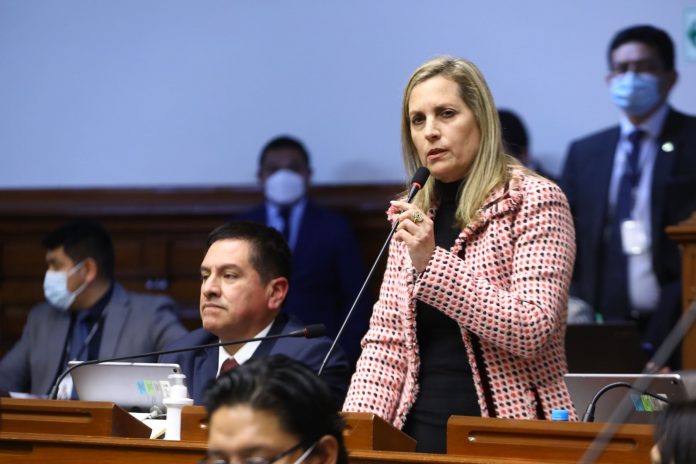 María del Carmen Alva María del Carmen Alva