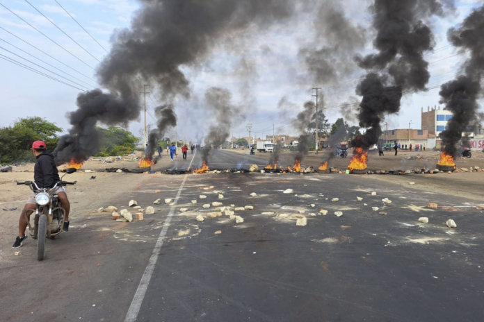 Protestas generaron pérdida de S 1,000 millones en economía peruana