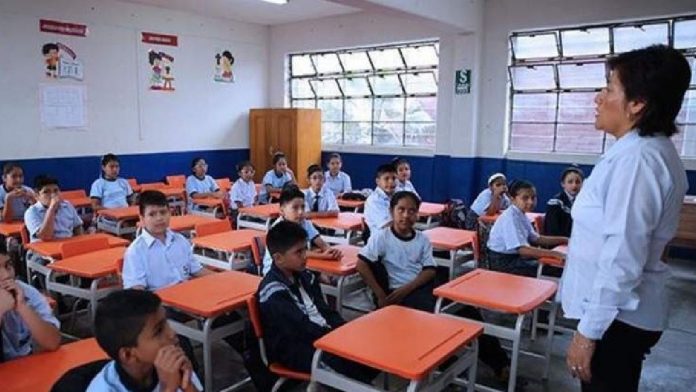 EL SALARIO MÍNIMO DE DOCENTES SE INCREMENTARÁ EN EL 2023