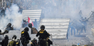 Protestantes y PNP tuvieron violento enfrentamiento durante la ‘Toma de Lima’ Protestantes y PNP tuvieron violento enfrentamiento durante la ‘Toma de Lima’