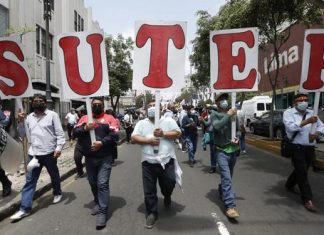 DOCENTES ANUNCIAN QUE SI NO SE LES ENTREGA SU BONO HASTA LA QUINCENA DE ENERO SALDRÁN A LAS CALLES A PROTESTAR