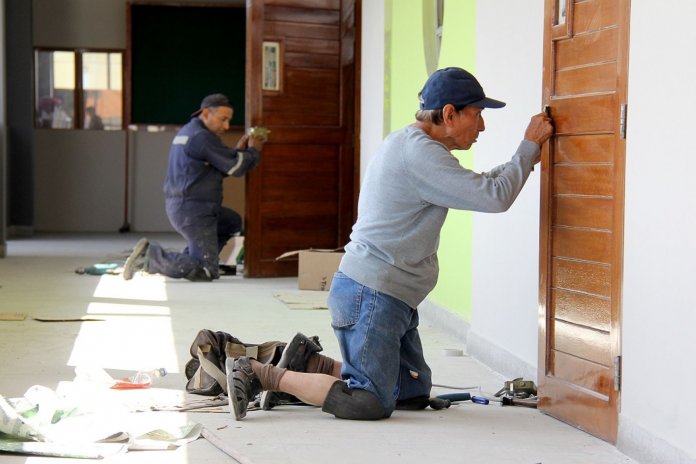 Transfieren S 150 millones para mantenimiento de colegios en el país