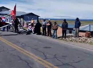 BLOQUEO DE CARRETERA EN PUNO