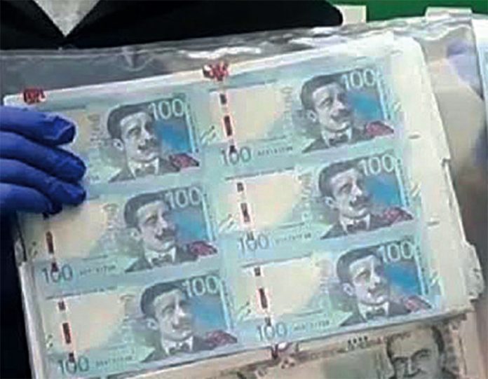 PNP incauta más de 87 mil soles falsos en fábrica PNP incauta más de S/87 mil falsos en fábrica clandestina de billetes en Comas