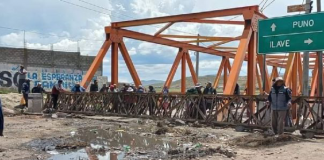 Puno manifestantes vuelven a bloquear vía Ilave-Desaguadero tras días de tregua