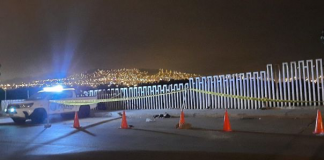 Sicarios arrojan a hombre de auto y lo matan a balazos