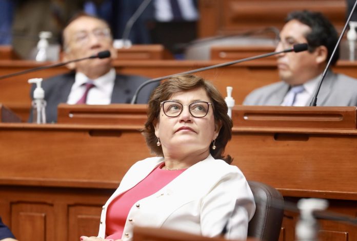 Silvia Monteza