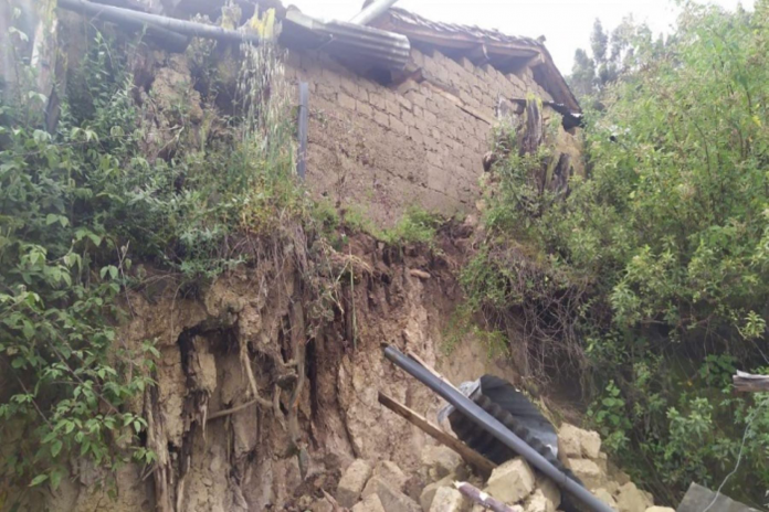 Lluvias intensas dañan viviendas y vías en Áncash