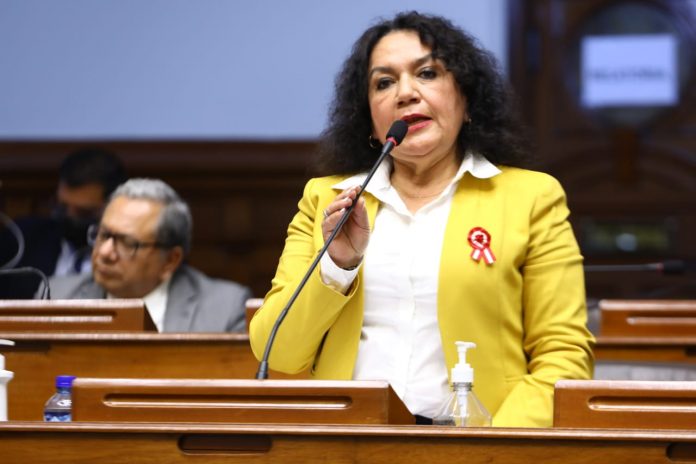 María Acuña,