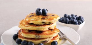 Panqueque de avena con arándanos Panqueque de avena con arándanos