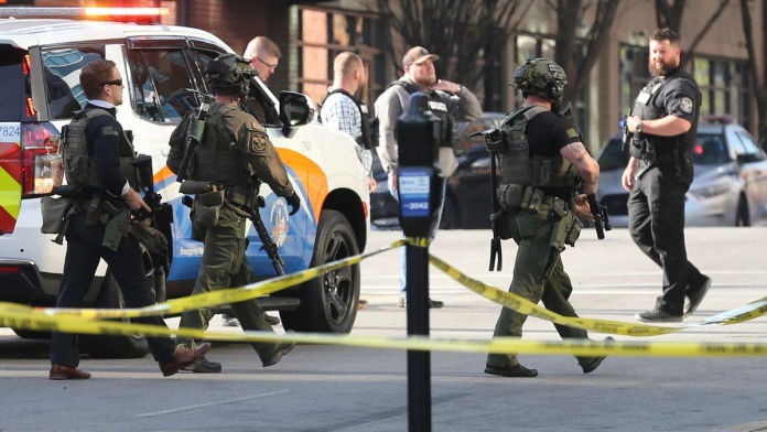 Un tiroteo deja cinco muertos en un banco del centro de Louisville, en Estados Unidos