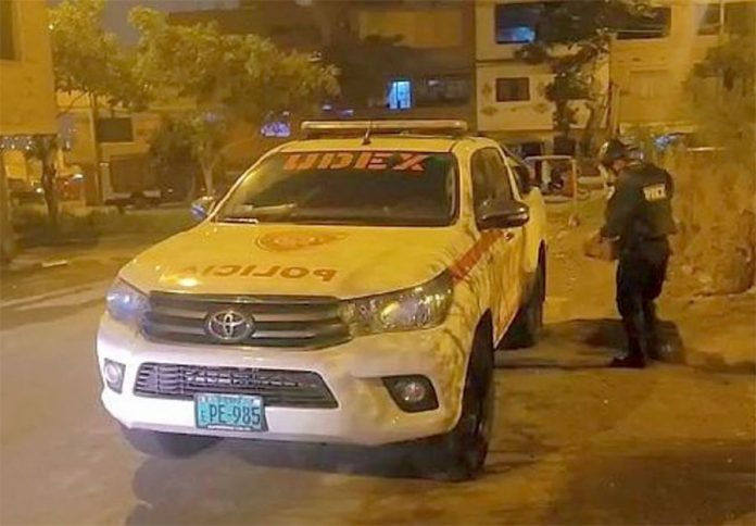 Capturan a dos hombres con una granada de guerra en SJL Capturan a dos hombres con una granada de guerra en SJL