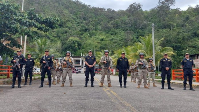 Controlan ingreso de migrantes ilegales en frontera con Ecuador