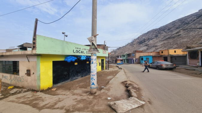 Delincuentes asaltan a familia cuando celebraba quinceañero en SJL Delincuentes asaltan a familia cuando celebraba quinceañero en SJL