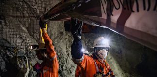 Familiares de 27 mineros fallecidos piden investigar empresa