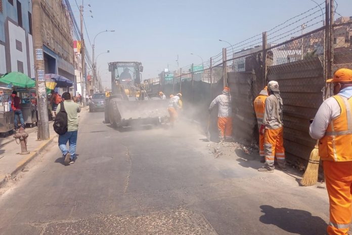 Ate: Calles cerradas a pesar de haber culminado obra del Metro de Lima