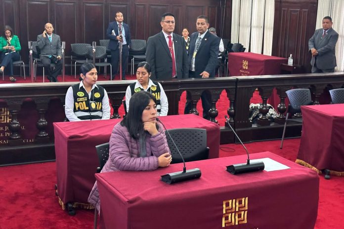 Betssy Chávez pasó control de identidad en Lima