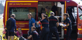 Cuatro niños y un adulto son apuñalados en un parque en el este de Francia Cuatro niños y un adulto son apuñalados en un parque en el este de Francia
