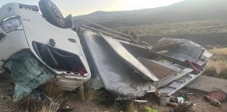 Furgón cae a abismo y mueren cuatro personas Furgón cae a abismo y mueren cuatro personas
