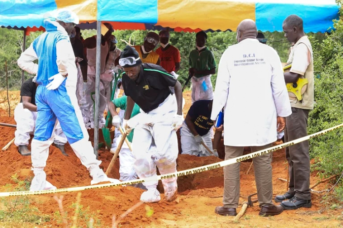 Más de 300 muertos deja una secta en Kenia tras ayunar bajo la promesa de ver a Jesús