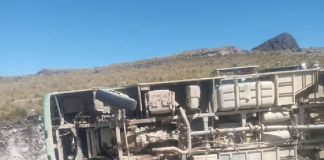 Un muerto y 14 heridos deja vuelco de bus en vía Shorey-Huamachuco