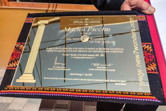 Aparece placa de oro de Machu Picchu y Fiscalía anuncia investigación