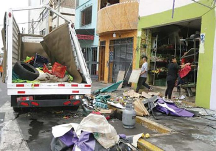 Deflagración de gas dejó tres heridos en Surquillo