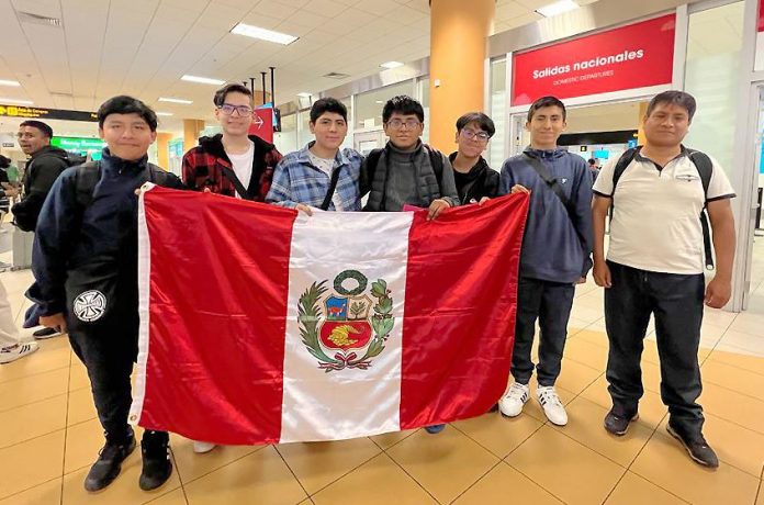 Estudiantes peruanos ganan cinco medallas en Olimpiada Mundial de Matemática