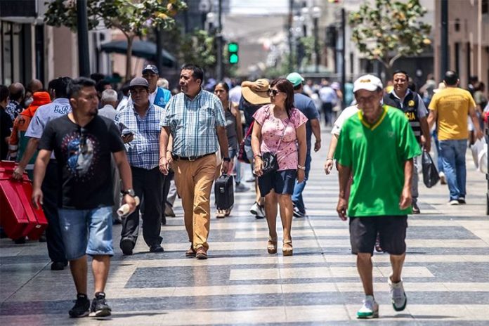 Invierno cálido alcanzó récord de 26.2 grados en Lima