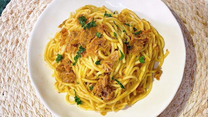 Tallarines con atún