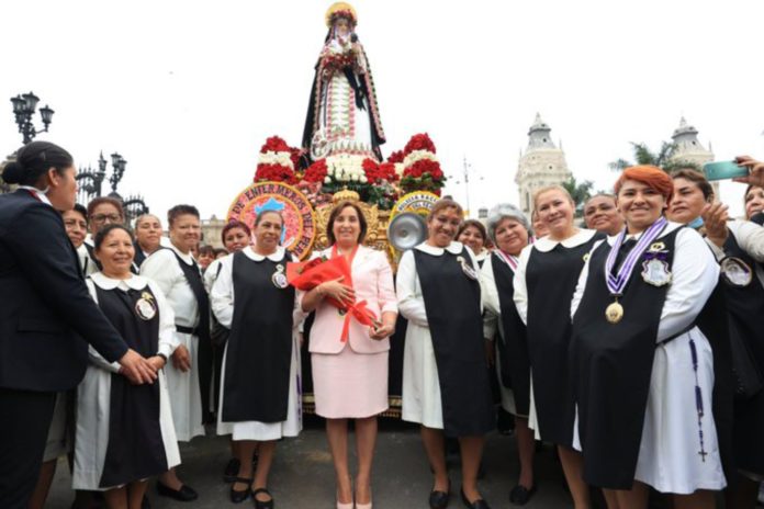 Boluarte pide a Santa Rosa de Lima por la unidad de los peruanos