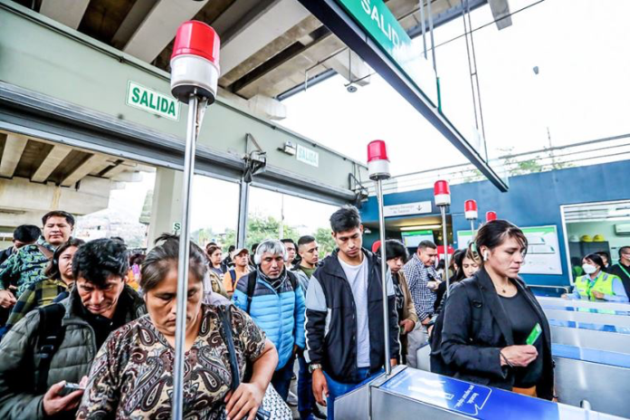 Evitaron 24,000 viajes con tarjetas adulteradas en un mes