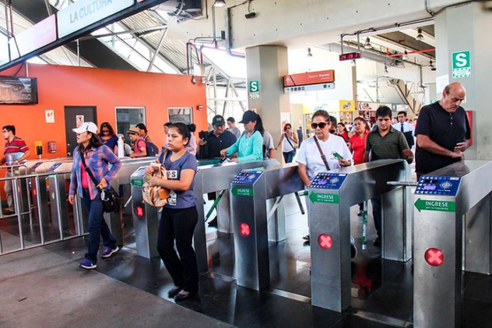 Implementan control de tarjetas para reducir reventa de pasajes Implementan control de tarjetas para reducir reventa de pasajes