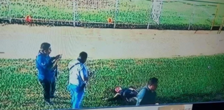 Mujer asesina a tres personas en partido de fútbol