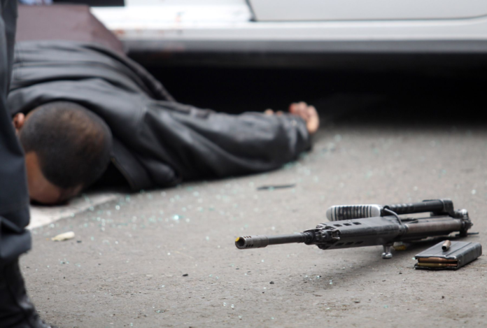 Aprueban excluir responsabilidad penal en uso letal de la fuerza en defensa propia