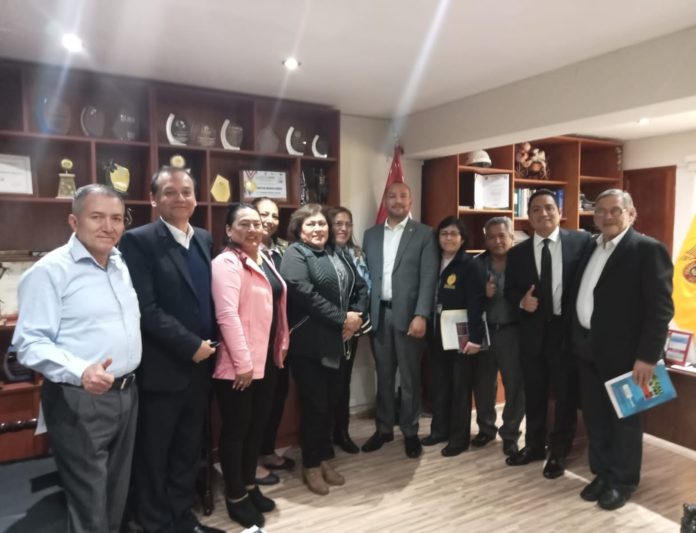 Dirigentes del FONAVI agilizan en el Congreso adelantos para fonavistas