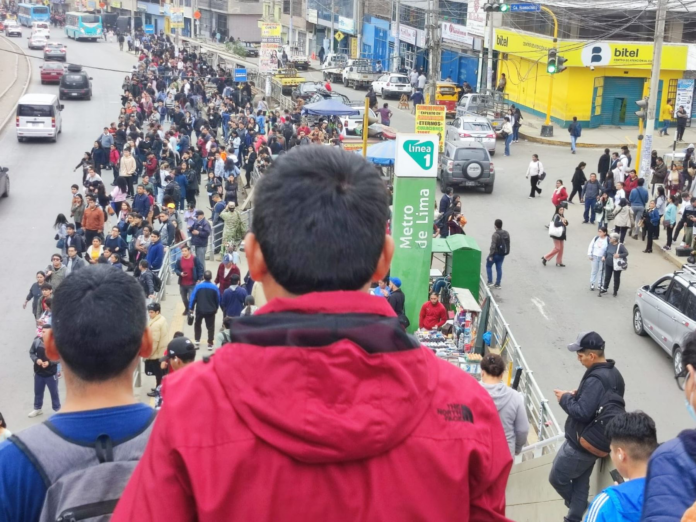 Pasajeros de la Línea 1 quedan varados tras nuevos problemas en el tren