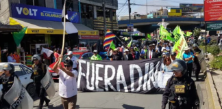 Protestan contra Dina Boluarte en inauguración de Perumin 2023 Protestan contra Dina Boluarte en inauguración de Perumin 2023