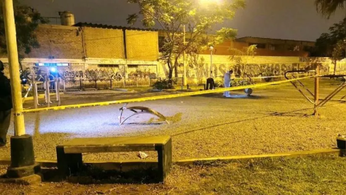 Un hombre murió y otros dos resultaron heridos en un ataque armado en SJL