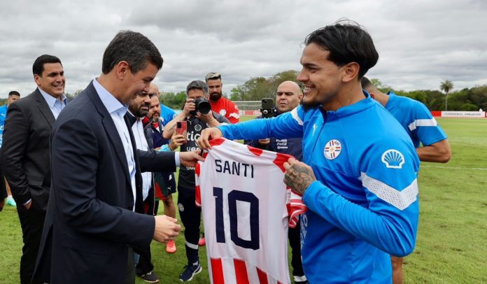 Presidente de Paraguay irá al estadio para alentar a su selección ante Perú