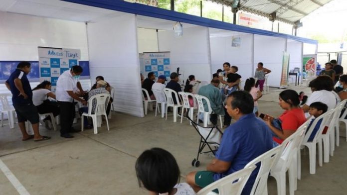 SJL: Más de 80 profesionales de la salud al hospital Díaz Ufano