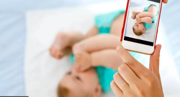 Del ‘sharenting’ a la ciberseguridad: por qué supone graves riesgos Del ‘sharenting’ a la ciberseguridad: por qué supone graves riesgos